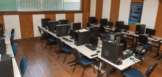Revisando Conteúdos de história jogando na informática